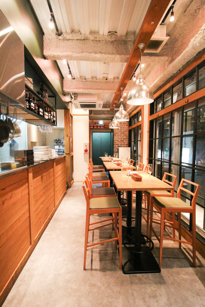 八重洲の飲食店の内装デザイン